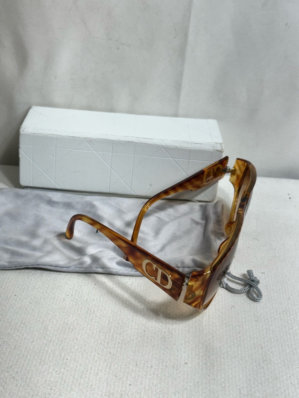 Dior Sunglasses - Picture 4 of 10